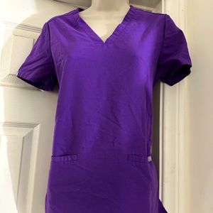 Gorgeous Figs Purple scrub top with pockets xs
